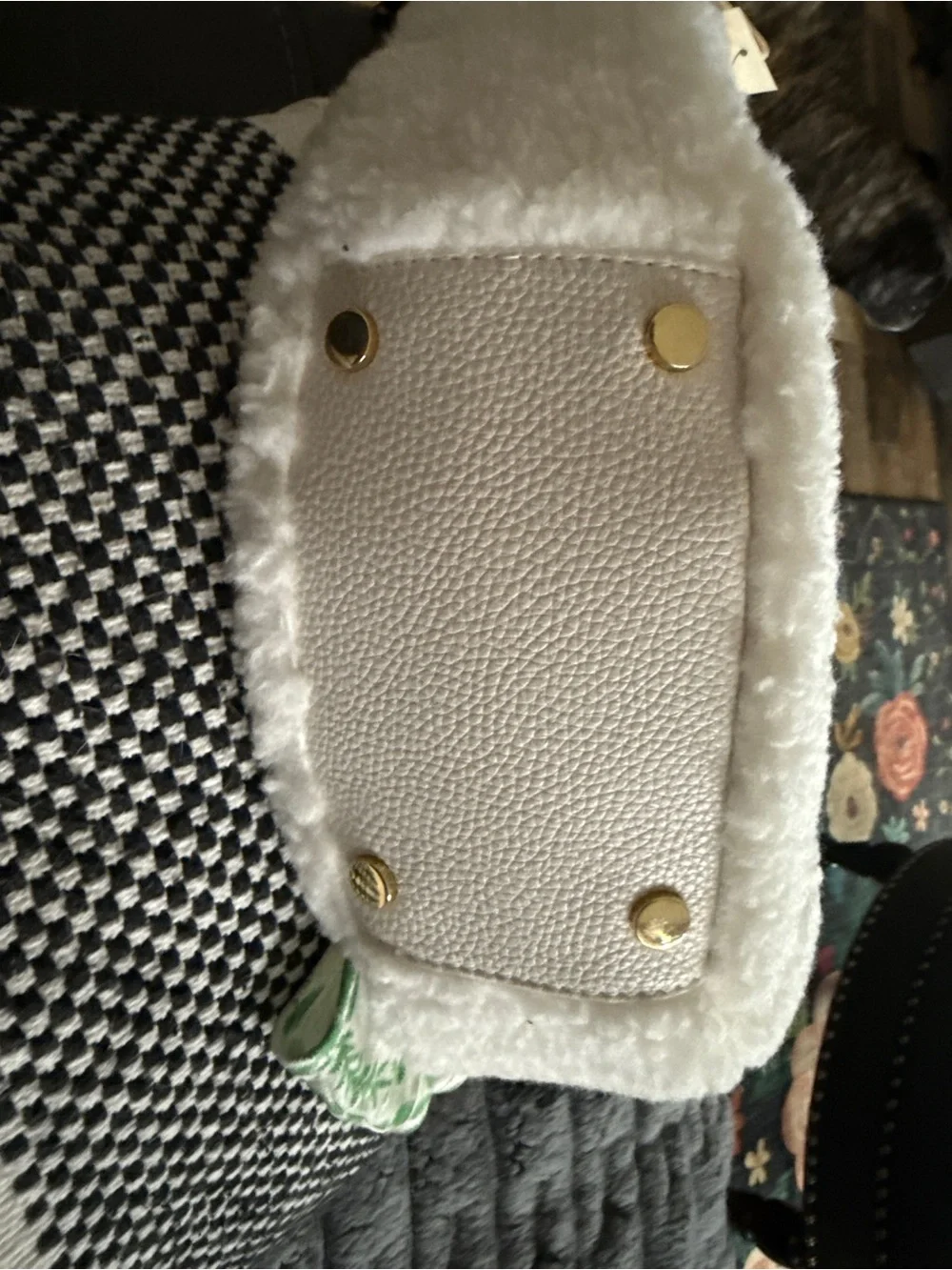 Cream Shearling Hobo Bag - Unbranded